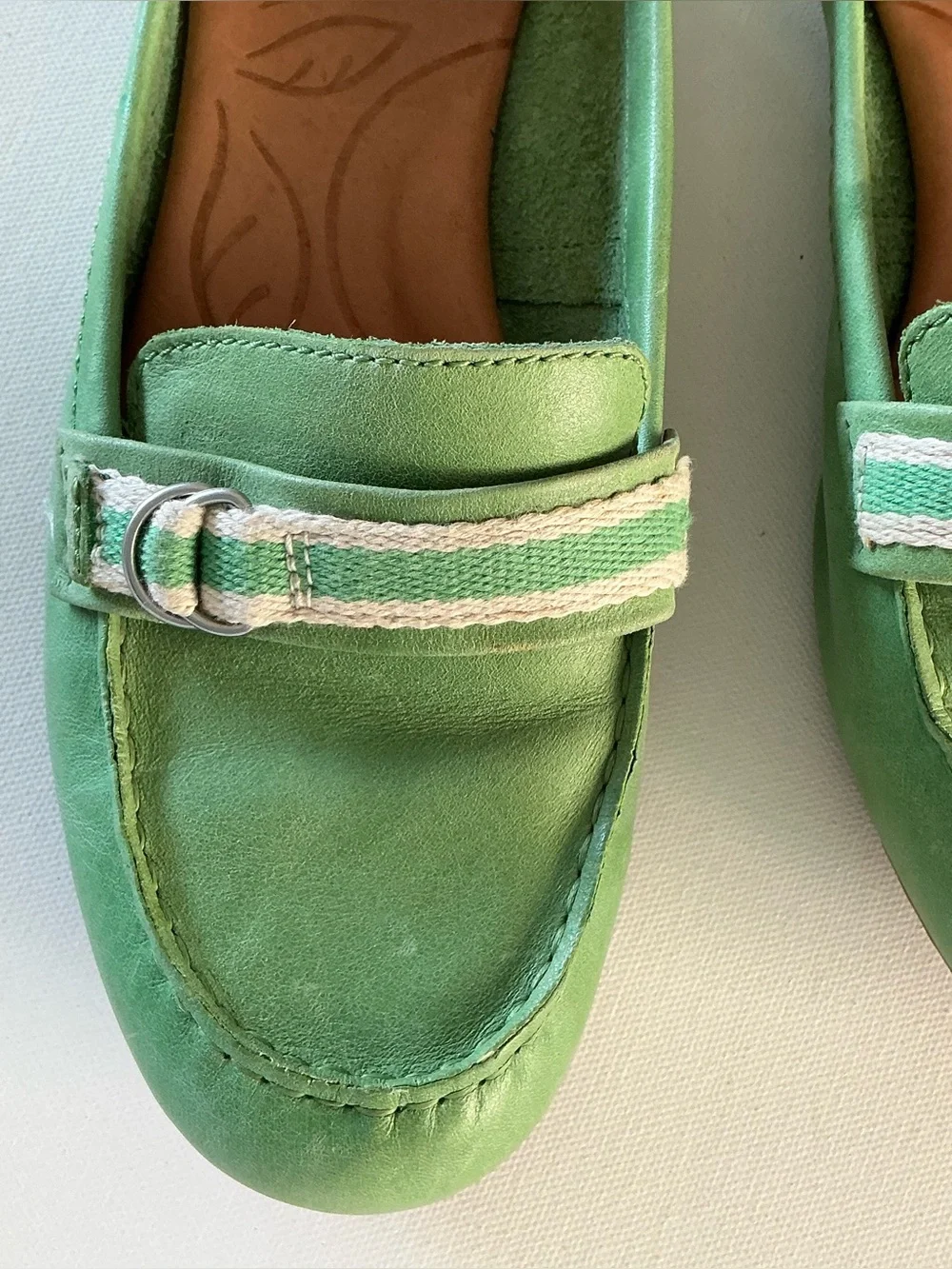 Born Green Leather Loafers Slip On Flats Size 8.5 Boho Casual - Picture 9 of 11